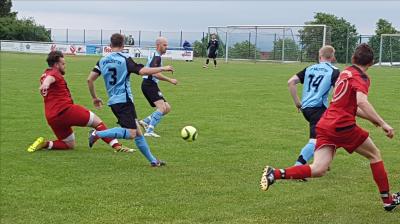 Fussball (Bezirksliga) - Klarer Heimsieg gegen den SV Vollmaringen (Bild vergrößern)