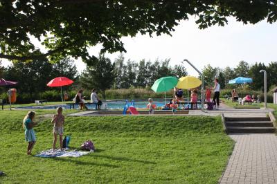 Foto zur Meldung: Eröffnung der Badesaison im Schwimmbad Klockow