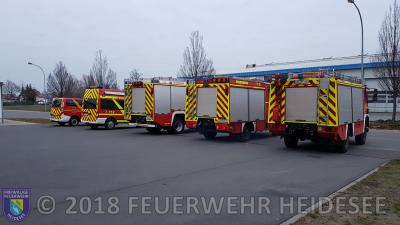 Foto zur Meldung: Heckwarnmarkierung für alle Fahrzeuge der Feuerwehr Heidesee