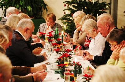 Foto zur Meldung: Doppelbingo bei der Seniorenweihnachtsfeier