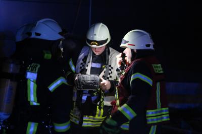 Großalarm in Sandkrug – Sechs Feuerwehren zu Übung ausgerückt
