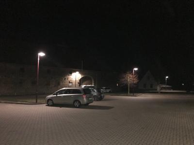 neue Straßenbeleuchtung auf dem Parkplatz
