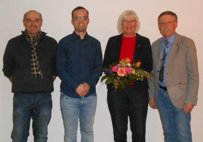 von links nach rechts: BM Erwin Hölz, 1. Vorsitzender Timoth Fetscher, Martha Fischer, Rolf Preißing (Bild vergrößern)