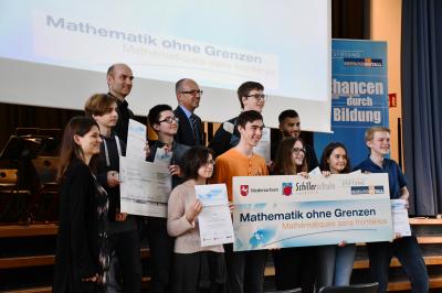 Vorschaubild : 10LB gewinnt internationalen Mathematikwettbewerb