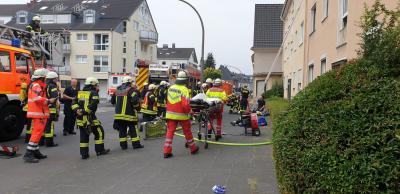 Foto zur Meldung: Gemeinsame Übung mit der Berufsfeuerwehr und der Löschgruppe Dellbrück Foto zur Meldung: Gemeinsame Übung mit der Berufsfeuerwehr und der Löschgruppe Dellbrück