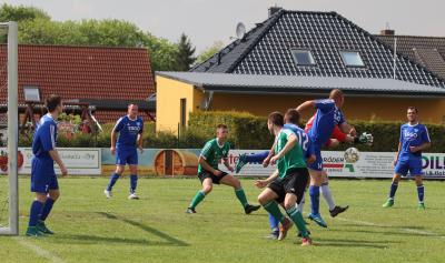 Im Mai siegte der Demminer SV ( grüne Trikots ) im Rückrundenspiel der vergangenen Saison in Chemnitz mit 2:0