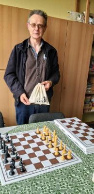 Foto zur Meldung: Acht neue Schachspiele für die Arbeitsgemeinschaft Schach