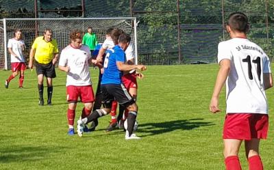 Fussball (Bezirksliga) - Deutliche Heimniederlage gegen den SV Gündringen (Bild vergrößern)