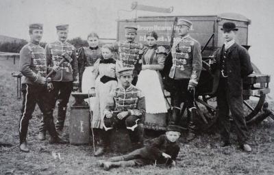 Husaren-Feldschmiede um 1900 auf dem Übungsplatz auf der Gönnebeker Heide