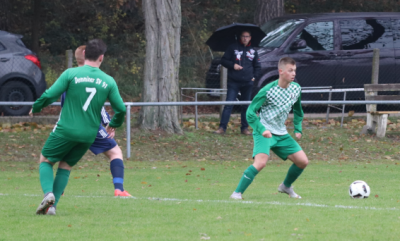 Im Hinspiel gegen Kummerow erzielte Alex Jeske ( grün-weiss ) beim 6:1 Erfolg des DSV drei Treffer