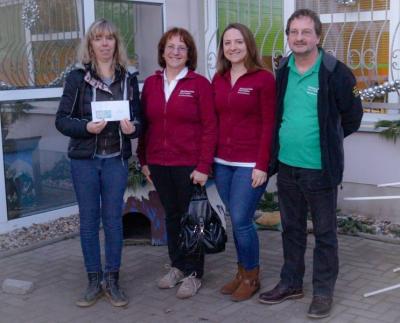 Foto zur Meldung: Spendenübergabe Kleintierpraxis Hamersleben