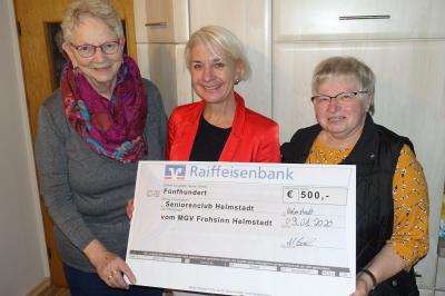 Foto zur Meldung: Spende an Seniorenclub - MGV Frohsinn übergibt 500 €