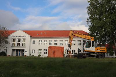 Arbeiten an den Außenanlagen der Carl-Diercke-Oberschule