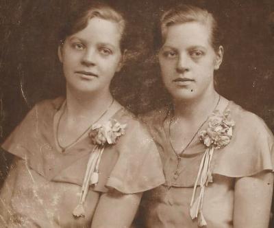 Die Schwestern Frieda und Minna Harder aus Schmalensee