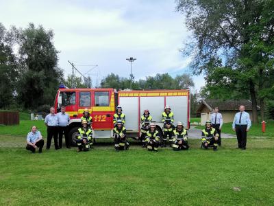 Foto zur Meldung: Gruppe der Freiw. Feuerwehr Happing besteht Leistungsprüfung „Die Gruppe im Löscheinsatz“ mit Erfolg