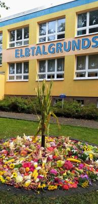 Foto zur Meldung: Elbtalgrundschule feiert Herbstfest