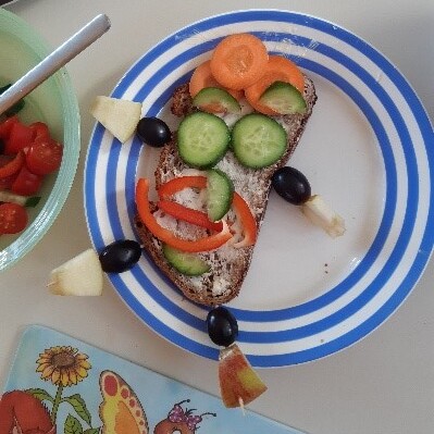 Brotmännchen gleich ess ich dich. (Bild vergr&ouml;&szlig;ern)