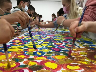 „Großes Kunst- und Kulturerlebnis für die Kleinen“ – die Klassen 1a und 1c gehen im Museum Abtei Liesborn auf Entdeckungstour