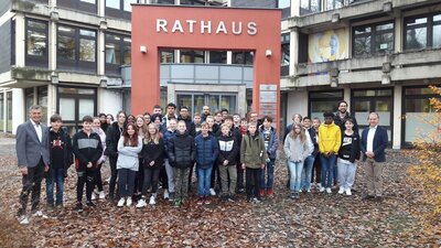 Foto zur Meldung: Siebte Klassen besuchten das Rathaus in Simmern