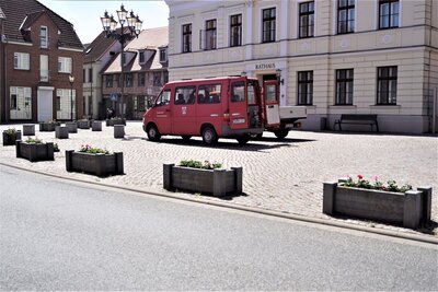 Foto zur Meldung: Marktbepflanzung der Peenestadt Neukalen