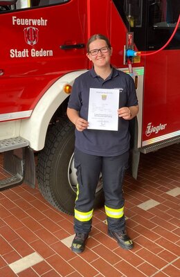 Hannah Landmann meistert Ihren Feuerwehrgrundlehrgang
