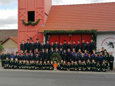 Foto zur Meldung: 100 Jahre Freiwillige Feuerwehr Schmogrow – Es war einfach schön