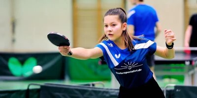 Foto zur Meldung: Tischtennis: Leonie Müller schlägt sich im hohen Norden wacker