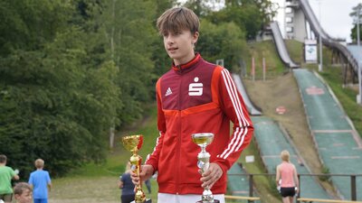 Moritz Terei gewinnt im Spezialsprunglauf und in der Nordischen Kombination