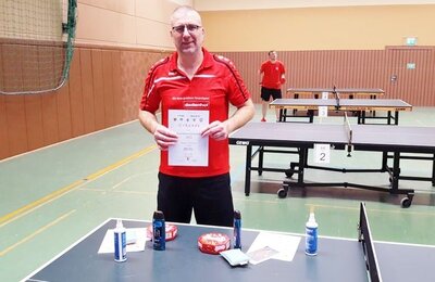 Foto zur Meldung: Tischtennis: SVS-Spieler Stefan Theen Vize-Bezirksmeister – und das doppelt