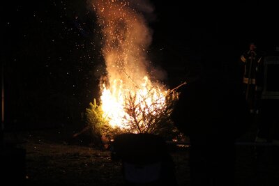 Foto zur Meldung: Nicht vergessen: Heute Tannenbaumverbrennen um 17 Uhr