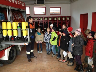 Meldung: 3. Klasse zu Besuch bei der FFW Ascha