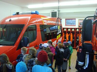 Meldung: 3. Klasse zu Besuch bei der FFW Ascha