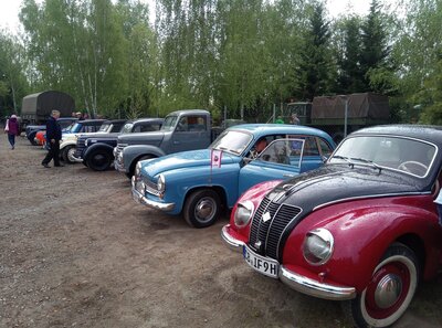 Oldtimer über Oldtimer beim Treffen in Werben/Wjerbno im vergangenen Jahr.