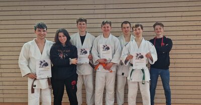 Foto: U18 u. U21-Kämpfer des JVU Foto zur Meldung: JVU-Judoka beim Gürtelfarbenturnier: 2mal Gold für Urbach