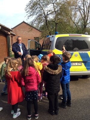 Meldung: Polizei zu Besuch im Kindergarten