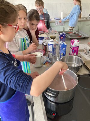 Foto zur Meldung: Kochen mit Kindern