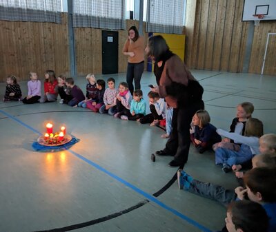 Adventsandachten aller Klassen