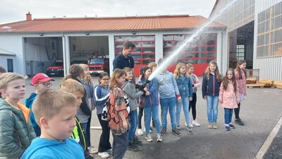 Besuch bei der Feuerwehr in Hollstadt