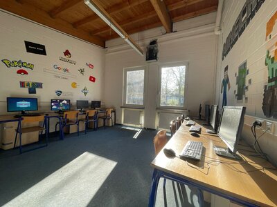 der frisch renovierte Computerraum der OT Eilendorf (Bild vergrößern)