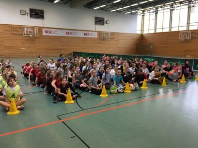 Abwurfball der Mädchen (Bild vergrößern)