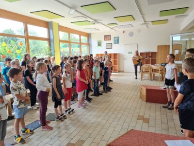 Ehrungen für besondere Leistungen im Rahmen der Schülerversammlung am 20.07.23 (Bild vergrößern)