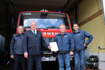Foto zu Meldung: Freiwillige Feuerwehr Neukalen erhält Fördermittel für neues TLF 3000
