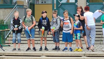 Schulbeginn an der SRS „An der Nesse“ in Molschleben (Bild vergrößern)