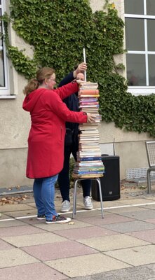 Meldung: Bücherturm-Projekt gestartet