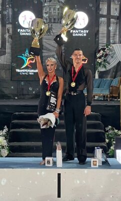 Foto zur Meldung: Weltmeister-Tripple für Marius Balan und Kristina Moshenska