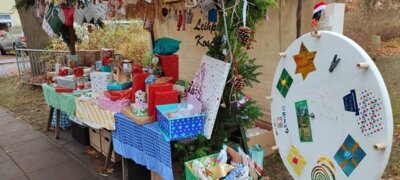 Foto zur Meldung: Beliebte Tradition in Paulinenaue – Glücksrad-Tombola auf dem Weihnachtsmarkt