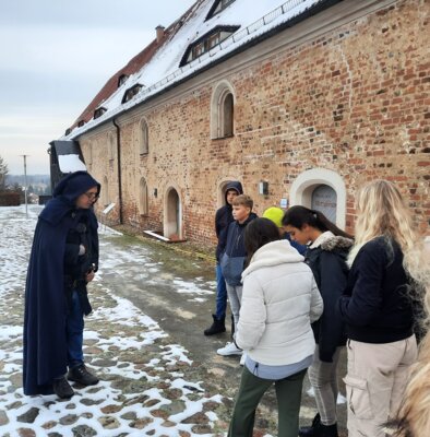 Foto zur Meldung: Oberschüler besuchen die Burg Eisenhardt