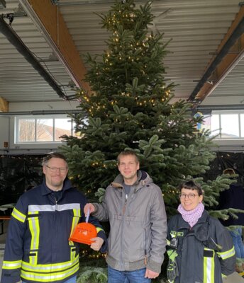 Spende an Kinder- und Jugendfeuerwehr (Bild vergrößern)