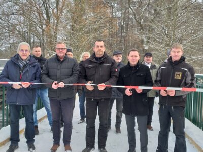 Foto zu Meldung: Sanierte Wehrbrücke an der Neuen Mühle offiziell übergeben