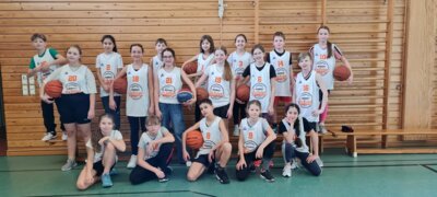 Neue Trikots für unsere Basketballer*Innen (Bild vergr&ouml;&szlig;ern)